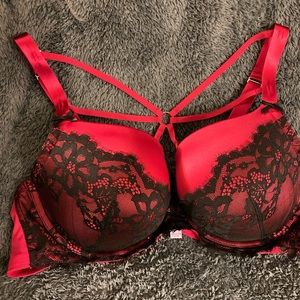 Cacique 46C bra, strappy push up plunge.
